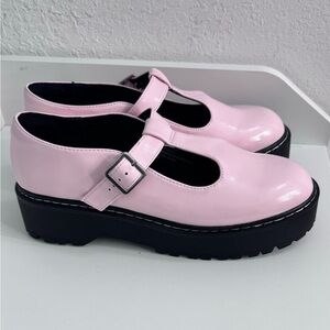 Wild Pair Women sizes 10 Shoes